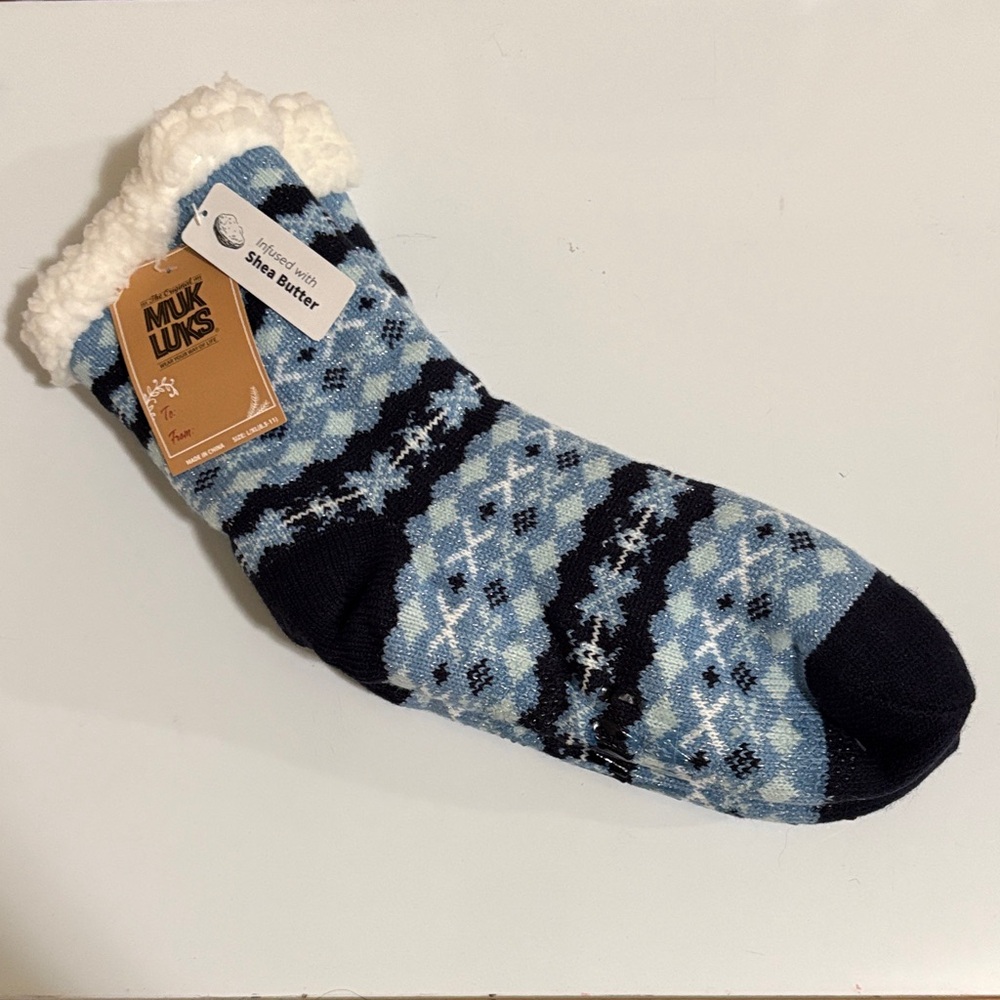 NWT Muk Luks Blue Patterned Socks